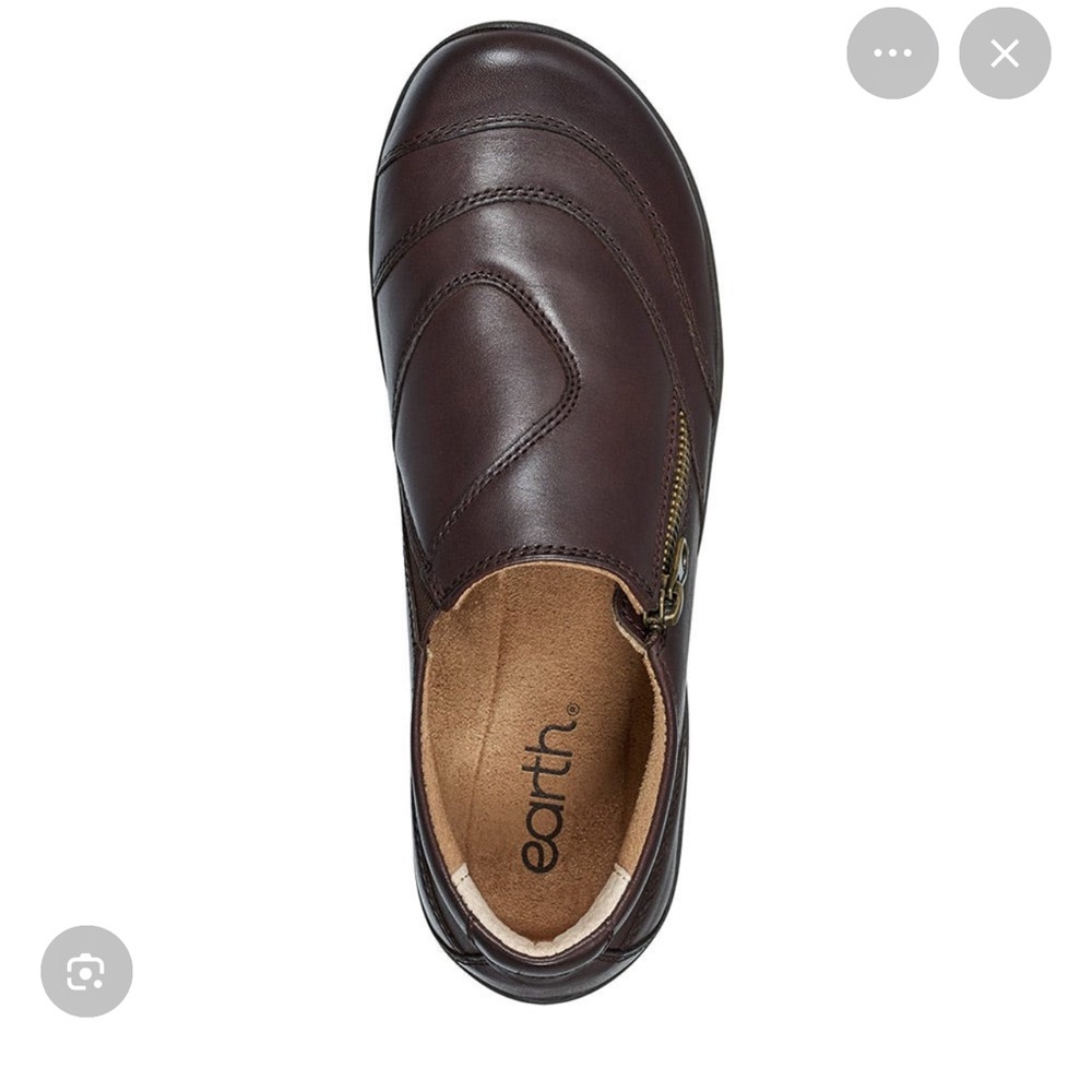 Earth black leather slip on comfort shoes nib 6w